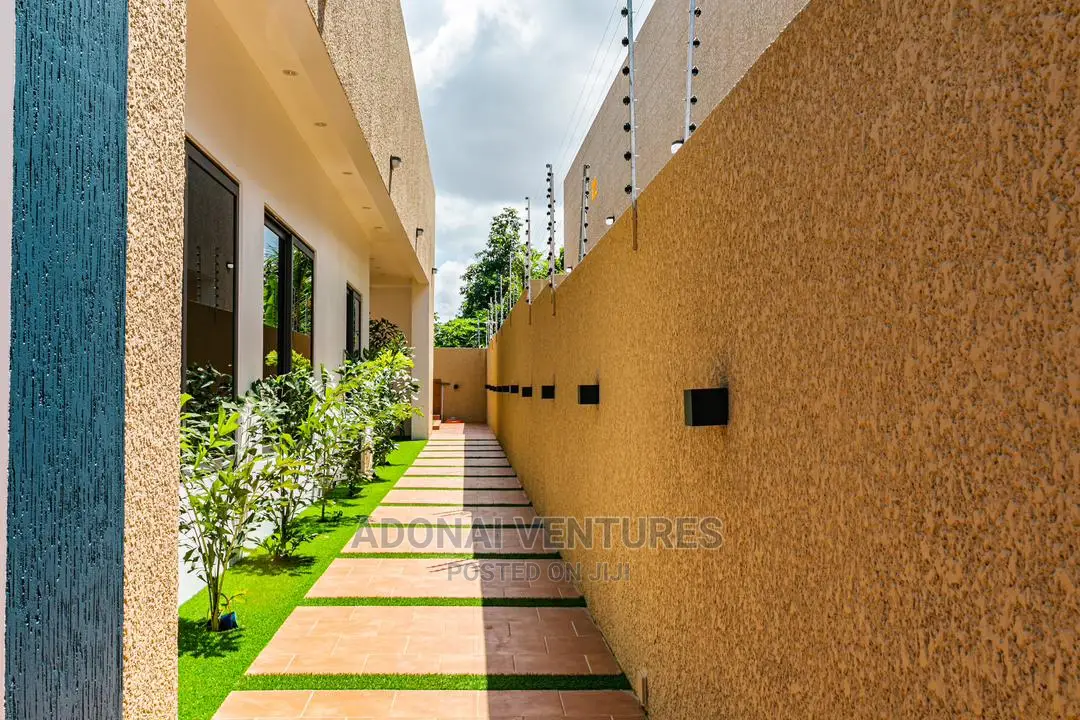 Furnished 4bdrm House in Ahodwo Daaban, Kumasi Metropolitan for sale