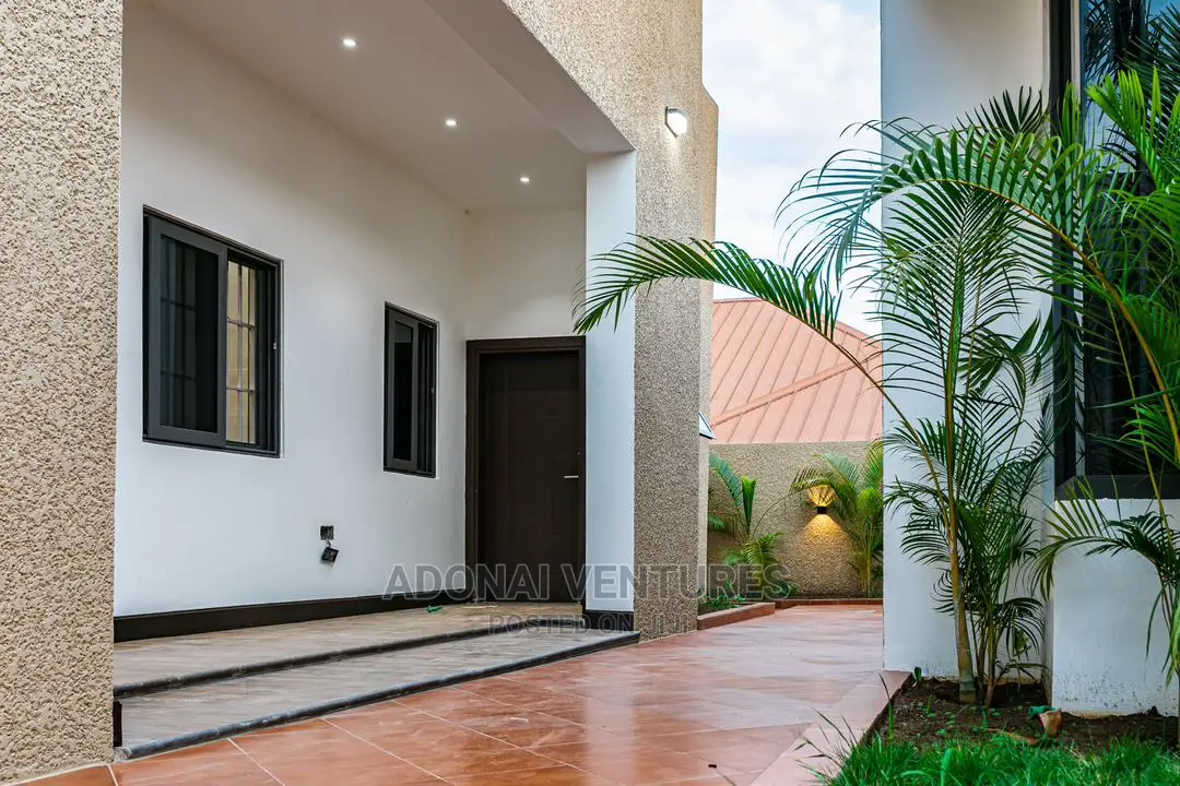 Furnished 4bdrm House in Ahodwo Daaban, Kumasi Metropolitan for sale