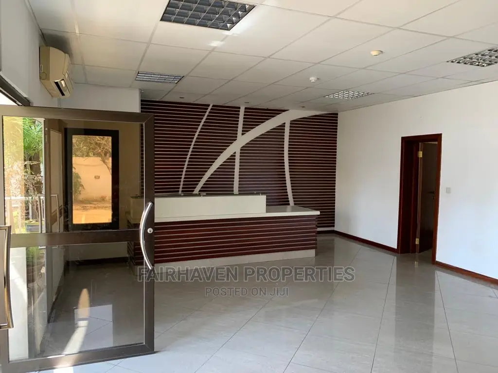 10bdrm House in Osu for Sale