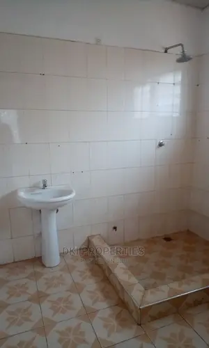 3bdrm House in Dki Properties, Valley View Area for rent