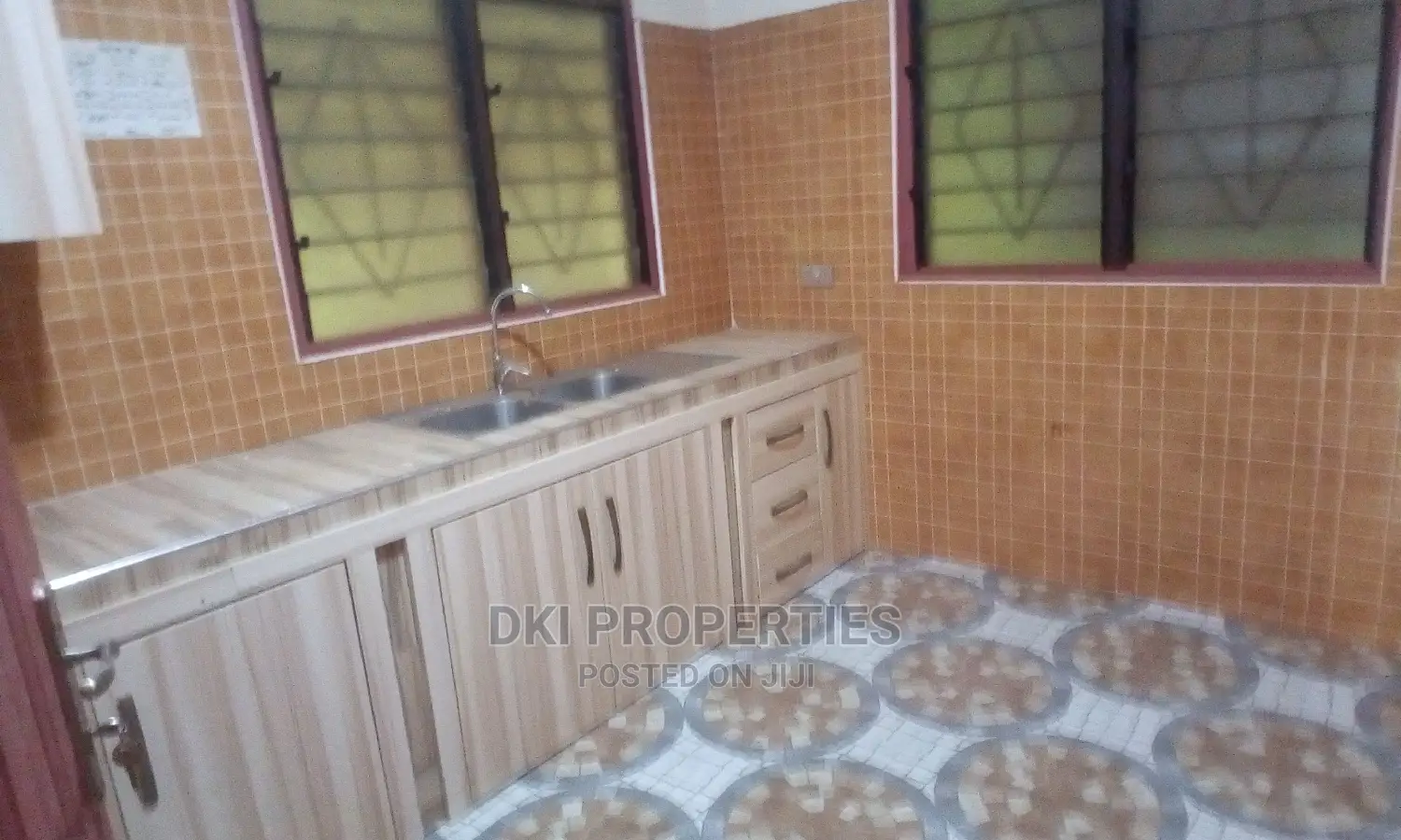 3bdrm House in Dki Properties, Valley View Area for rent