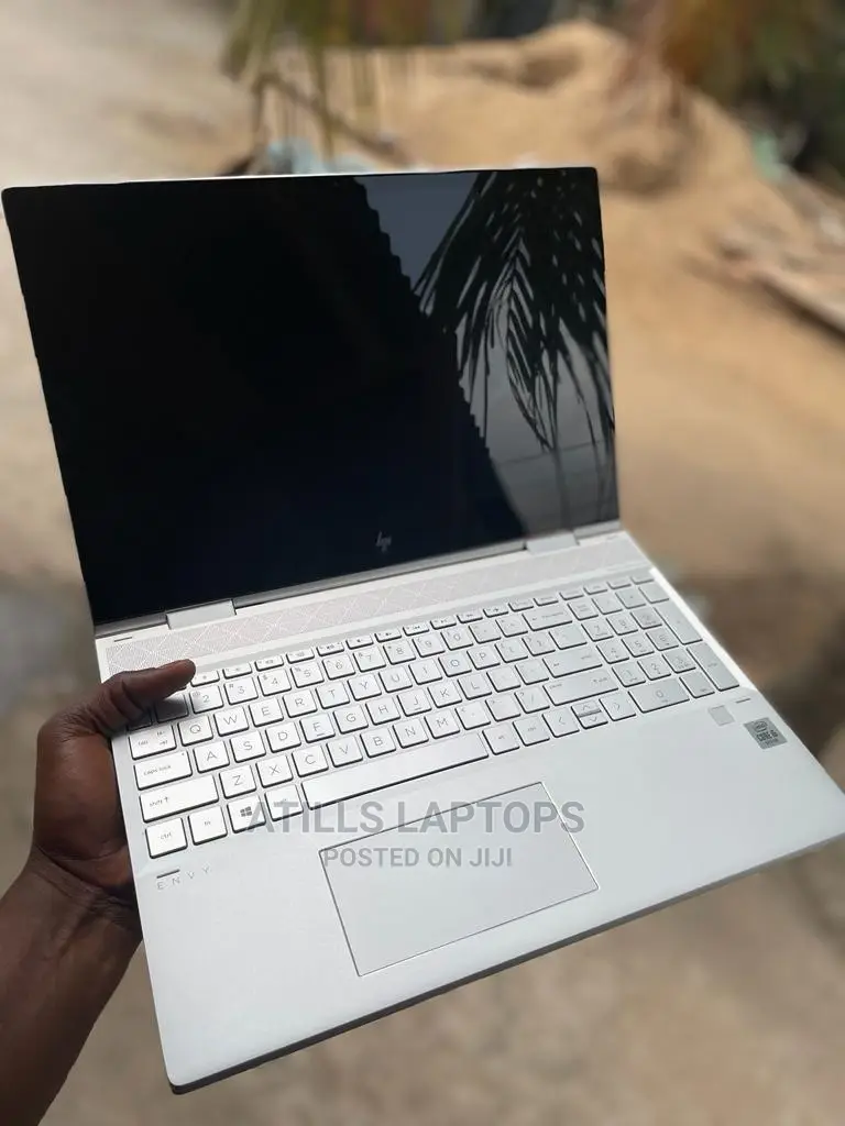 New Laptop HP Envy 15 8GB Intel Core I5 SSD 256GB