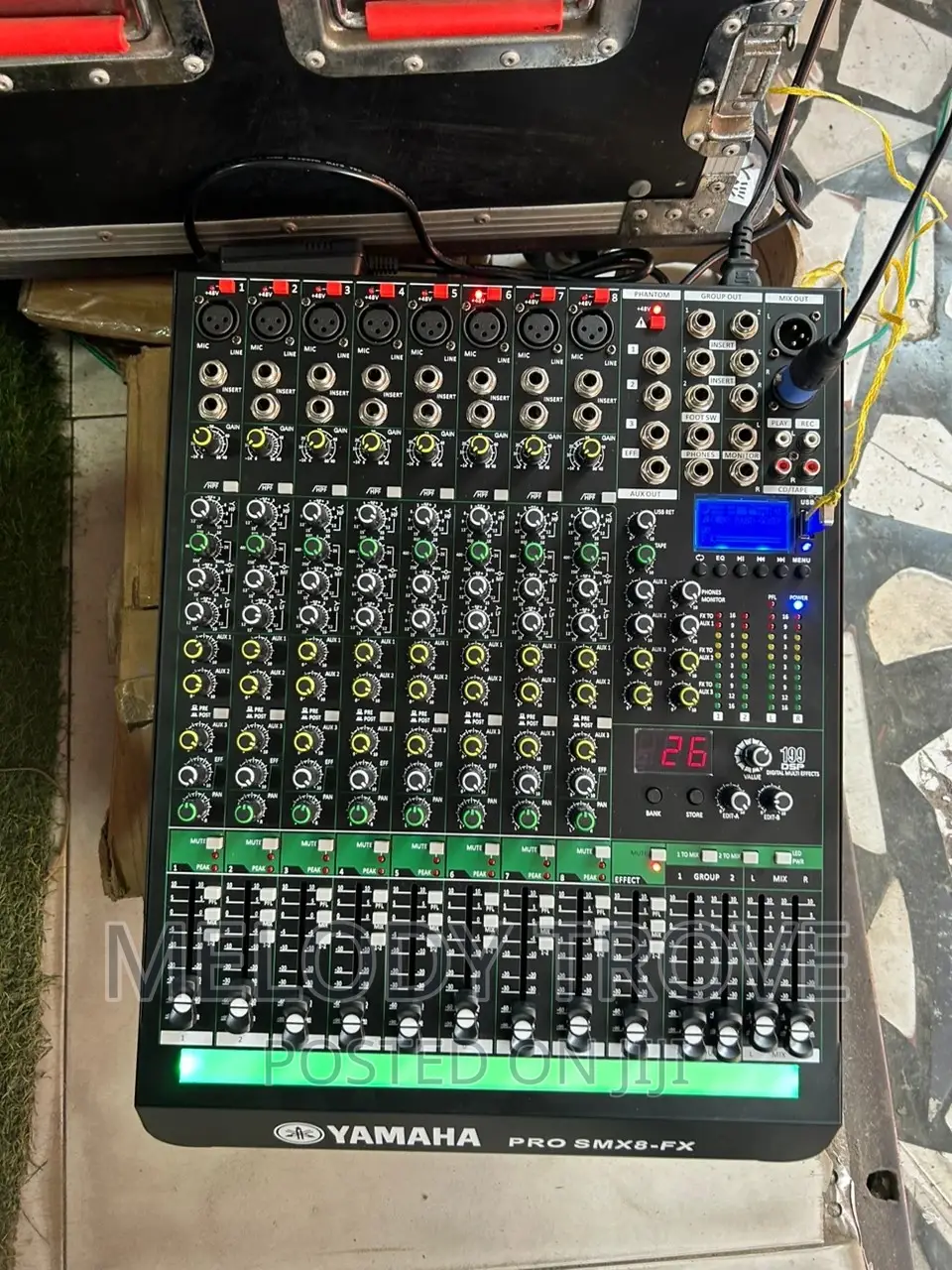Yamaha Pro SMX 8 (8-Channel) Mixer.