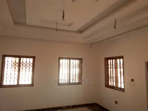 4bdrm House in Fredimens Real, Kumasi Metropolitan for Sale
