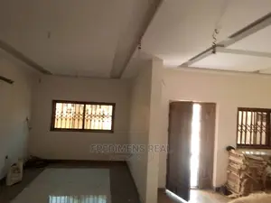 4bdrm House in Fredimens Real, Kumasi Metropolitan for Sale