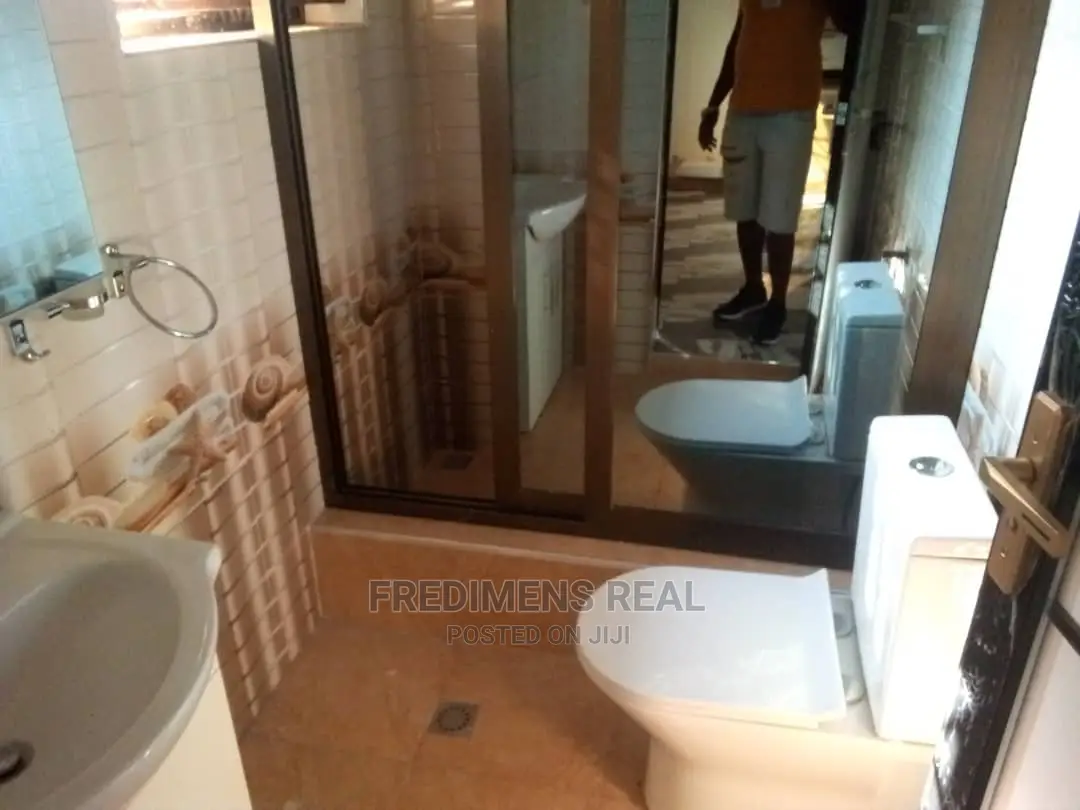 4bdrm House in Fredimens Real, Kumasi Metropolitan for Sale