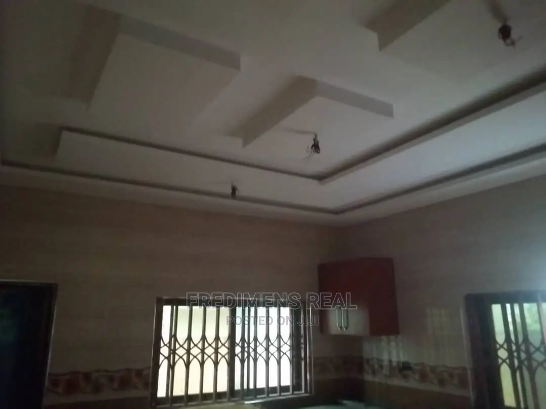 4bdrm House in Fredimens Real, Kumasi Metropolitan for Sale