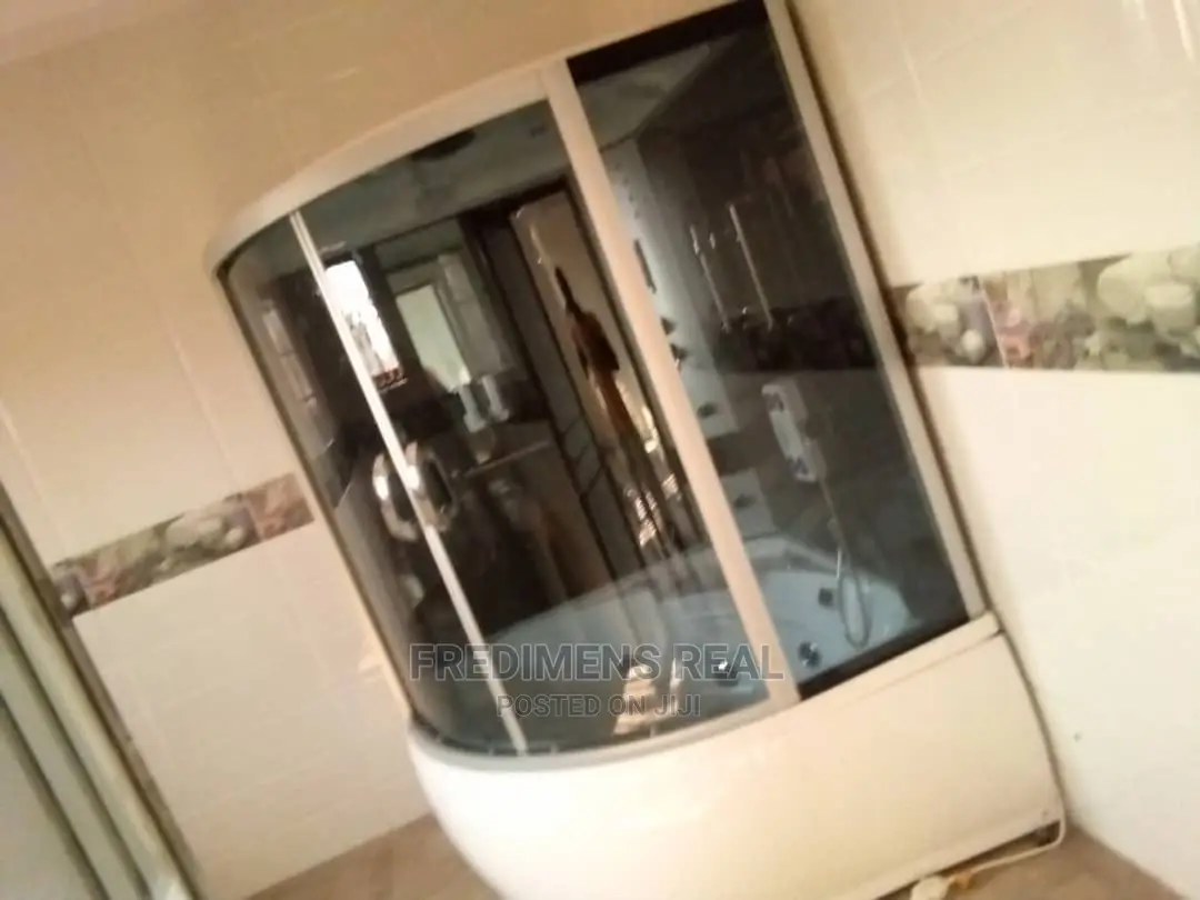 4bdrm House in Fredimens Real, Kumasi Metropolitan for Sale