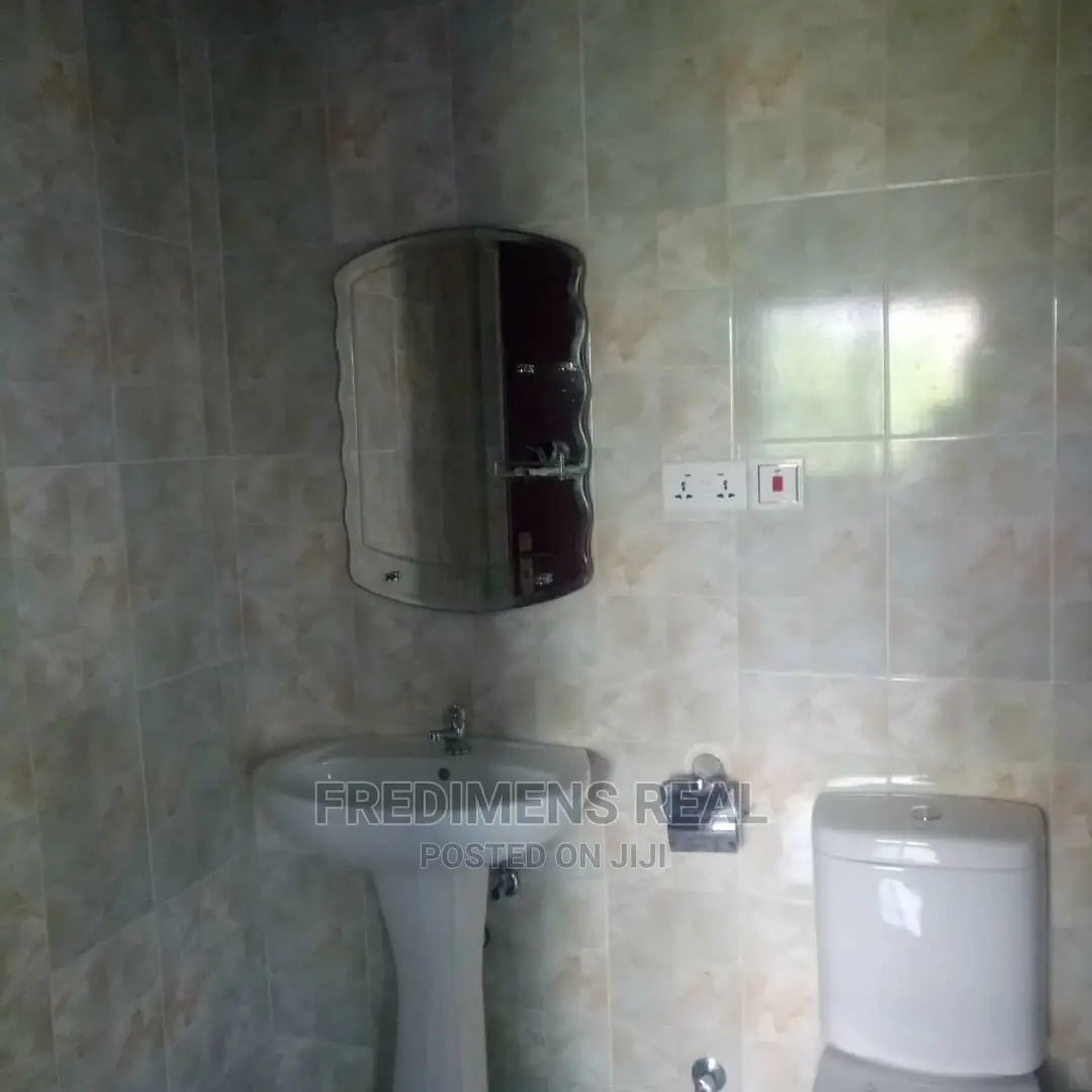 4bdrm House in Fredimens Real, Kumasi Metropolitan for Sale
