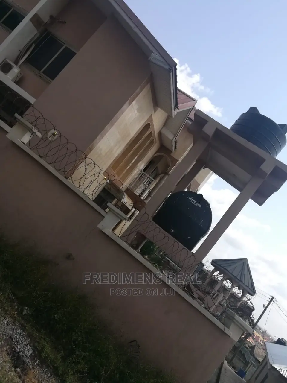 6bdrm House in Fredimens Real, Kumasi Metropolitan for Sale