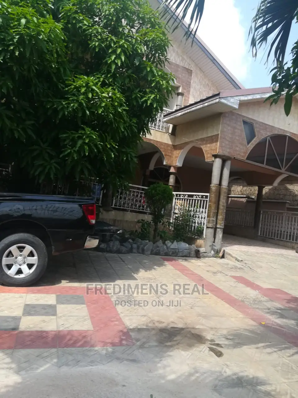 6bdrm House in Fredimens Real, Kumasi Metropolitan for Sale