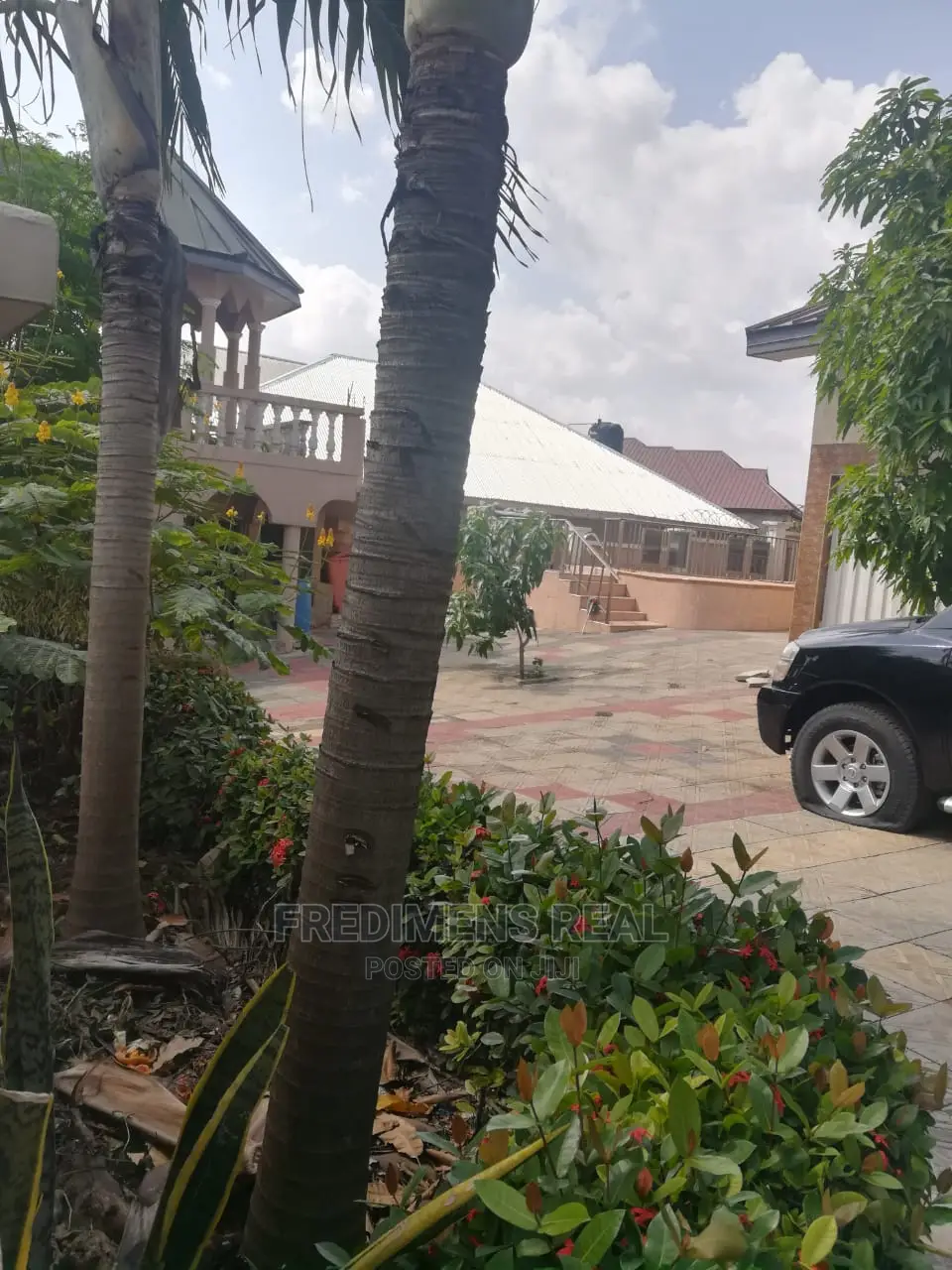 6bdrm House in Fredimens Real, Kumasi Metropolitan for Sale