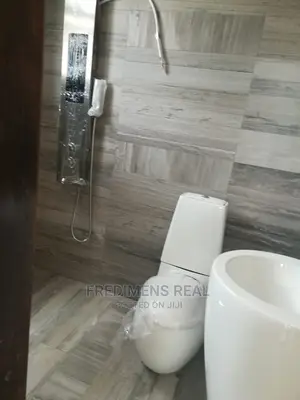 8bdrm Apartment in Fredimens Real, Kumasi Metropolitan for Sale