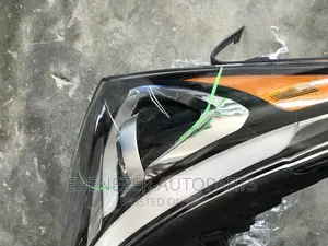 Hyundai Santafe 2017 Headlights