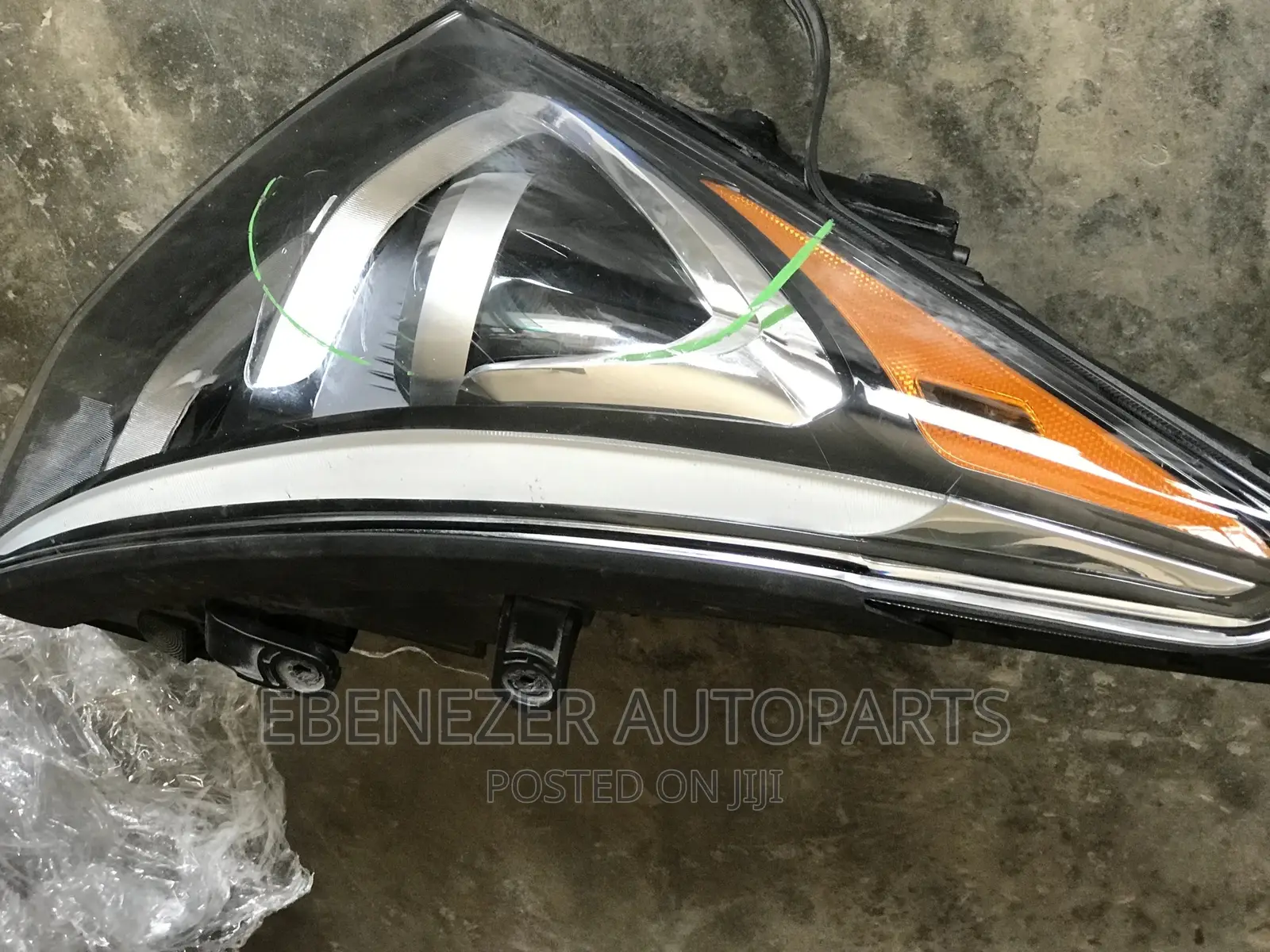 Hyundai Santafe 2017 Headlights