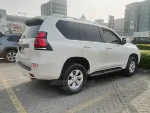 Car Rentals . Landcruiser Prado to Rent in Ghana