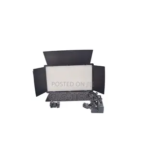 Led 800 Camera Light With Battery and Tripod