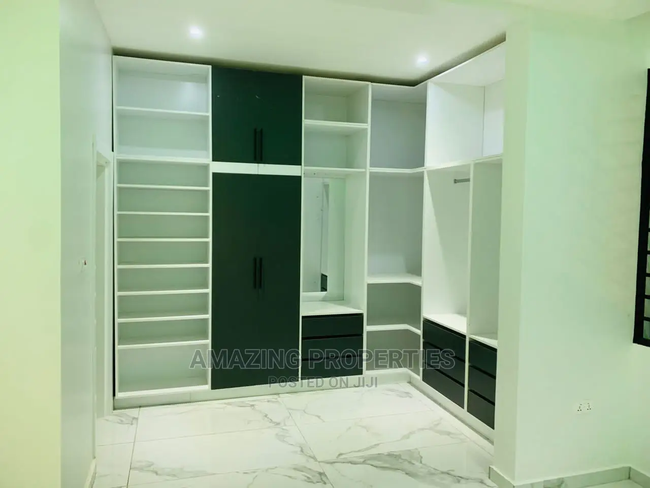 5bdrm House in East Legon Hills for Sale