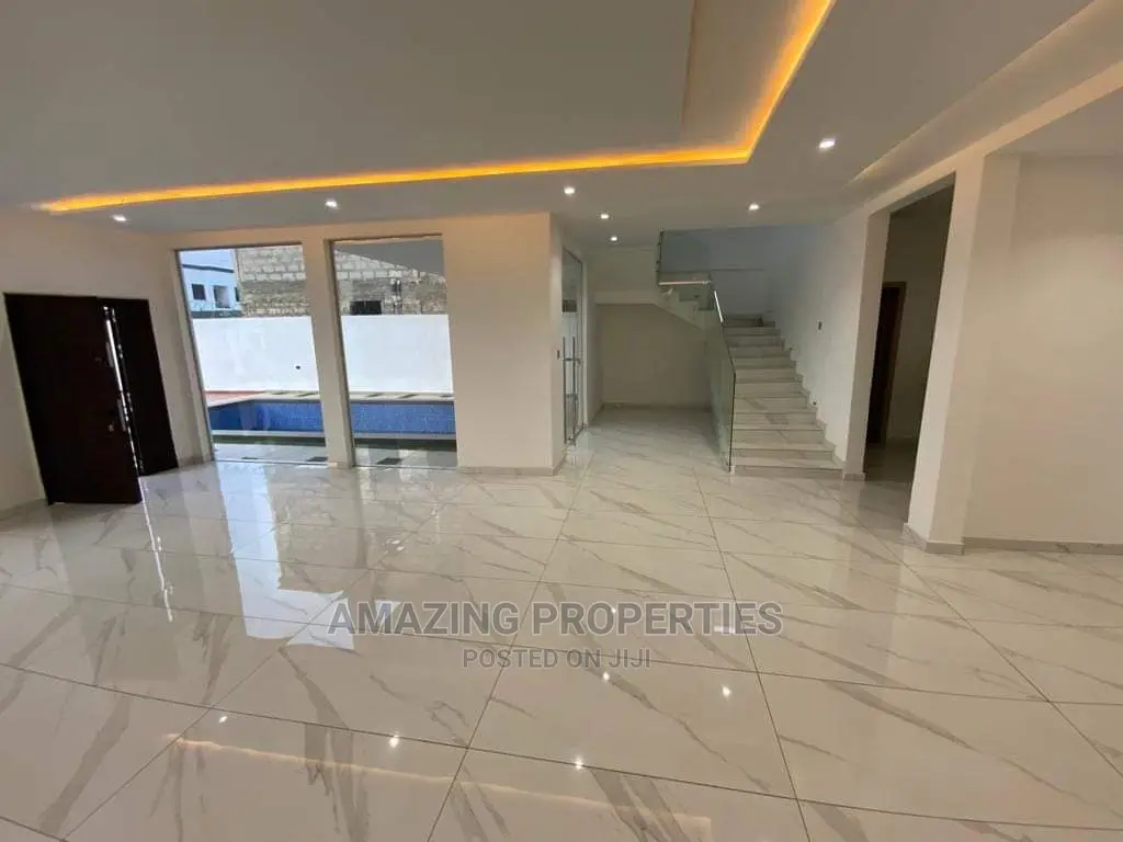 4bdrm House in 4 Bedroom House East for Sale