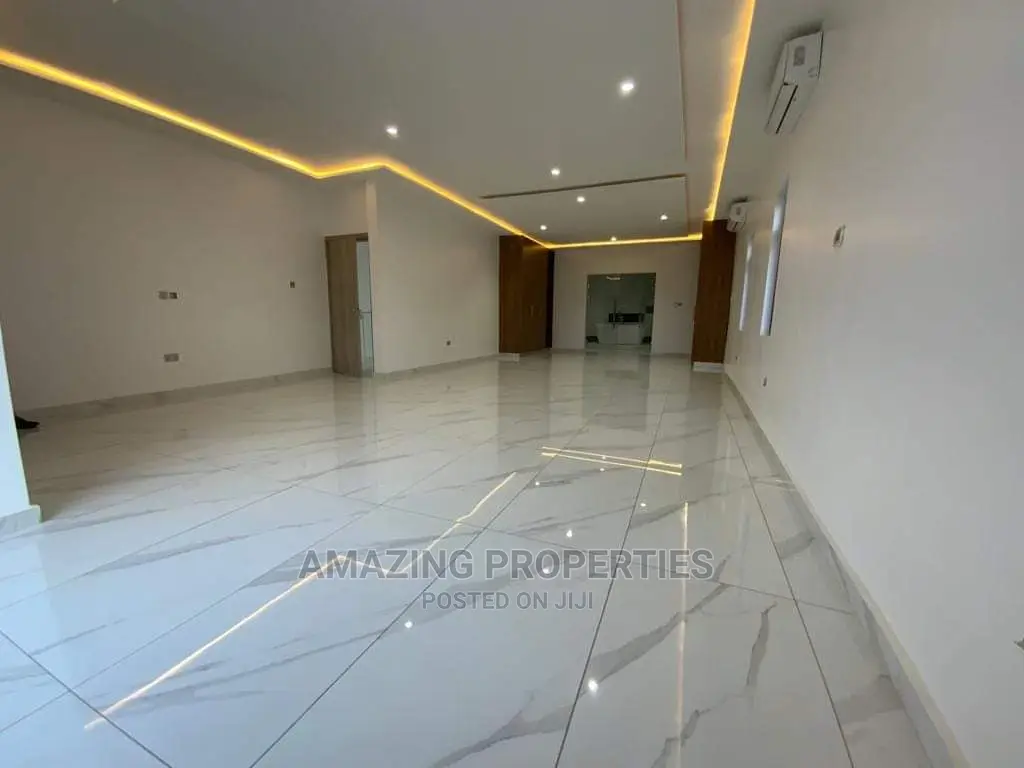 4bdrm House in 4 Bedroom House East for Sale