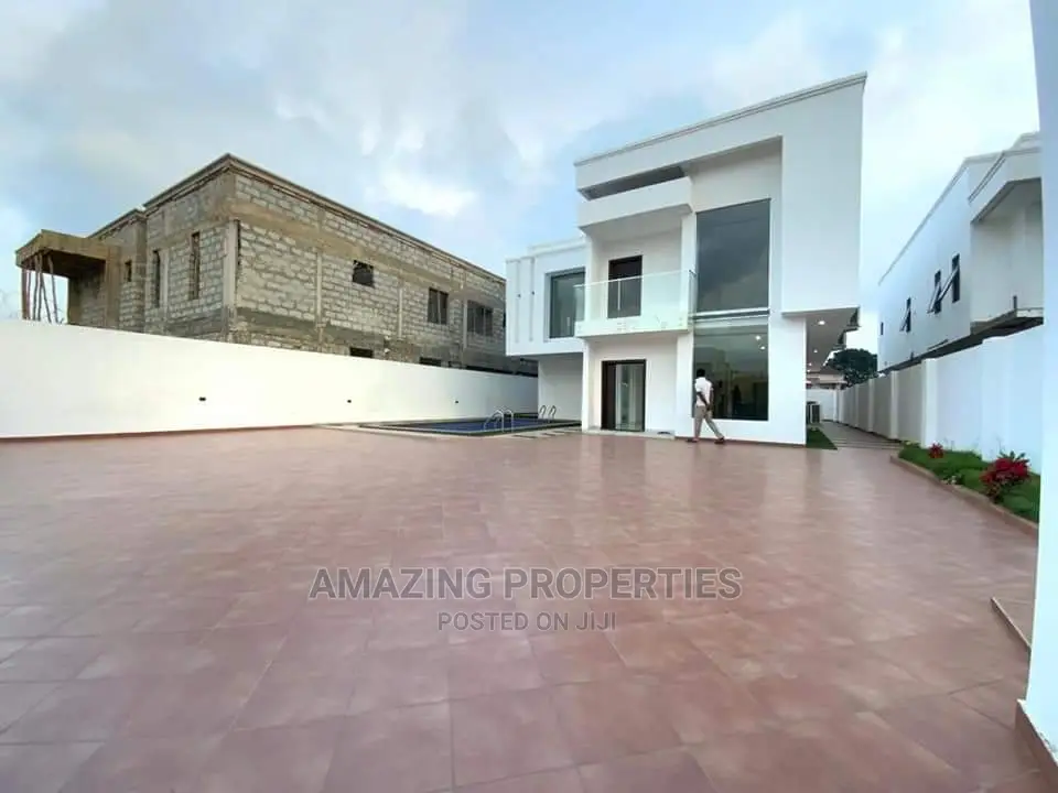 4bdrm House in 4 Bedroom House East for Sale