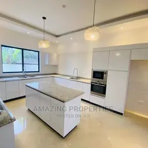 Furnished 4bdrm House in 4Bedroom Ouse For, East Legon for Sale