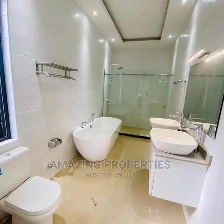 Furnished 4bdrm House in 4Bedroom Ouse For, East Legon for Sale