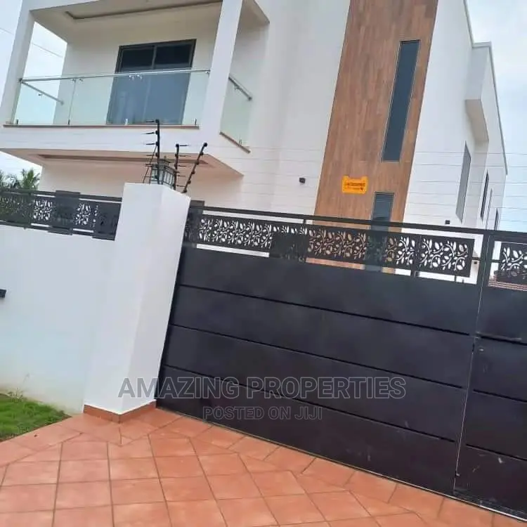 Furnished 4bdrm House in 4Bedroom Ouse For, East Legon for Sale
