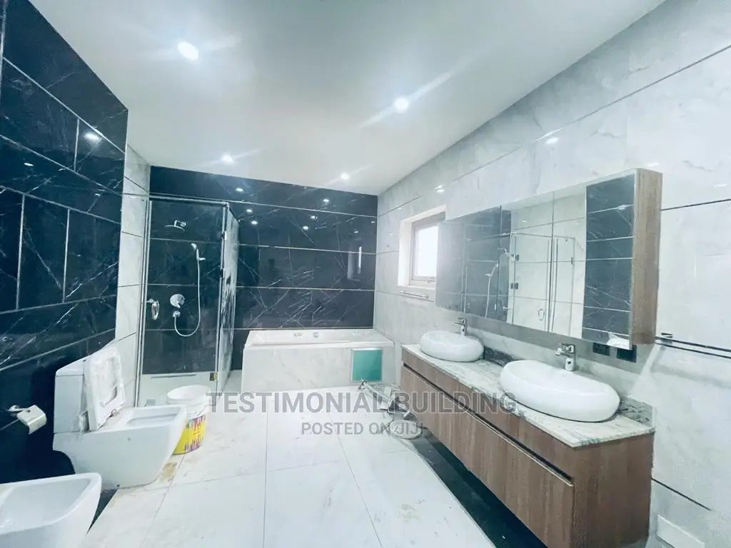 5bdrm House in Testimonial Building, East Legon for Sale