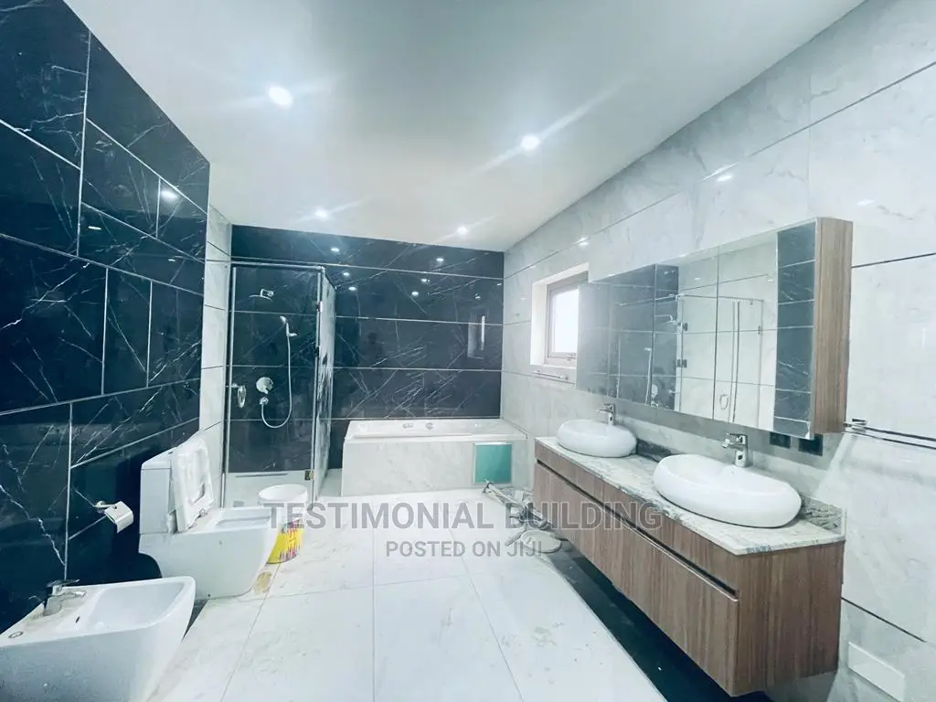 5bdrm House in Testimonial Building, East Legon for Sale