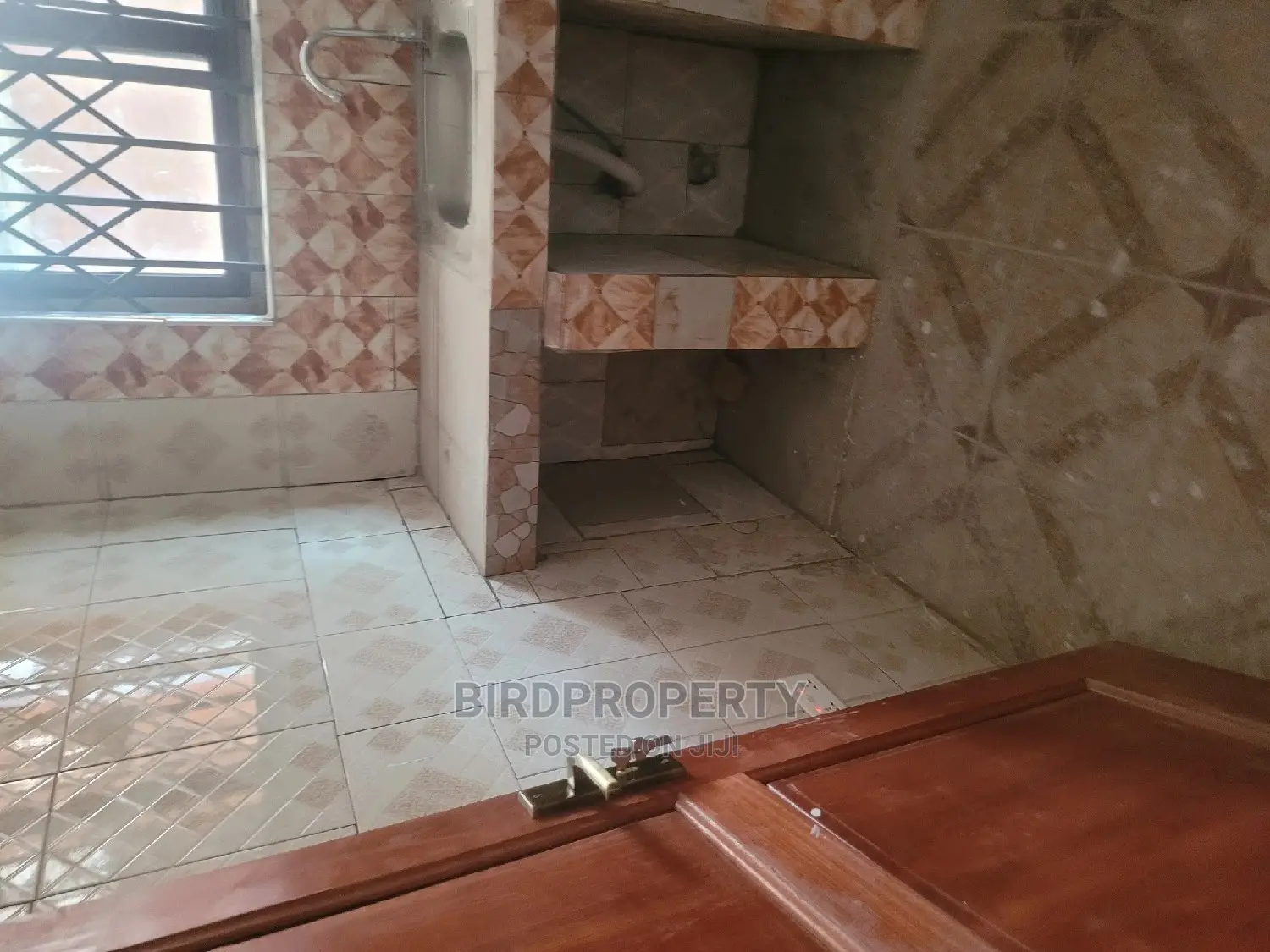 1bdrm Apartment in Birdproperty, School Junction for rent