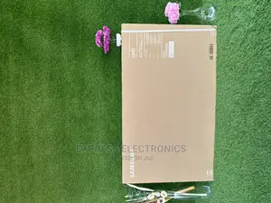 Samsung UHD Crystal Smart Vivid Pictures 60”Au7172 +Dstv