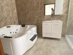 5bdrm House in Royal Footprints, Adenta for Sale