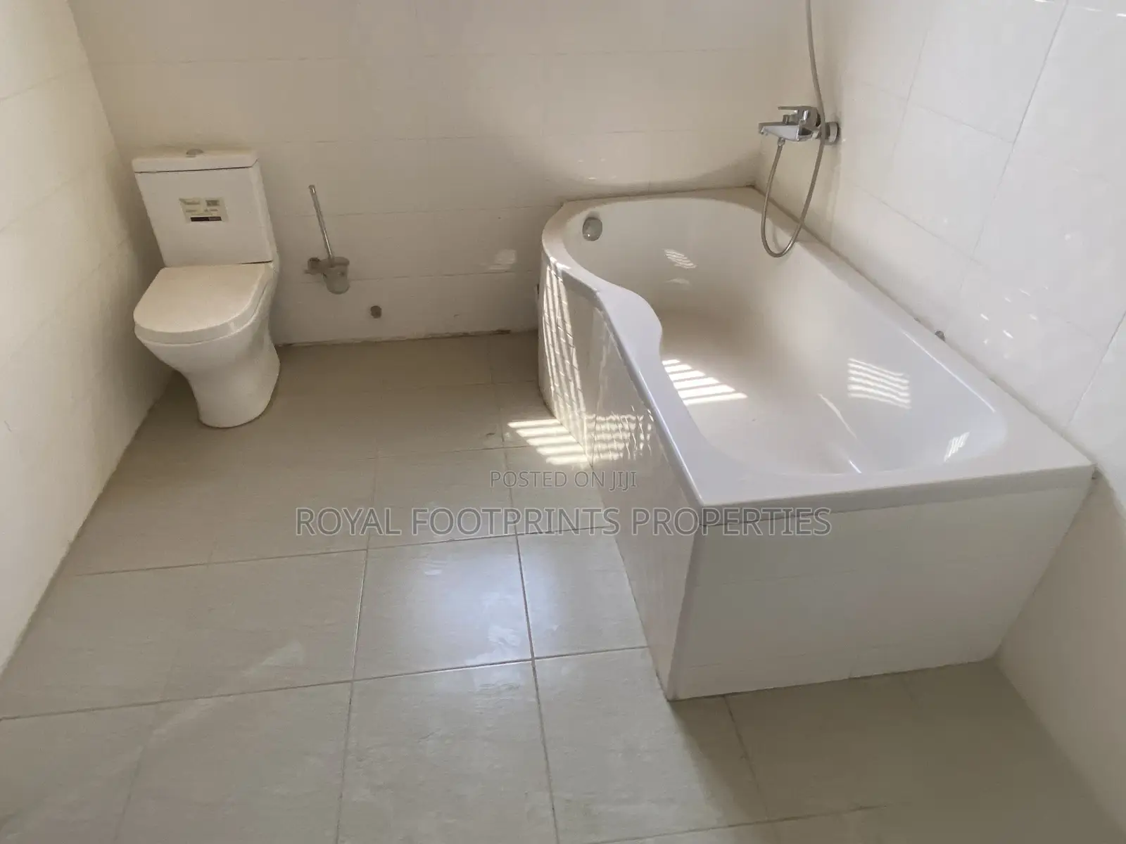 5bdrm House in Royal Footprints, Adenta for Sale