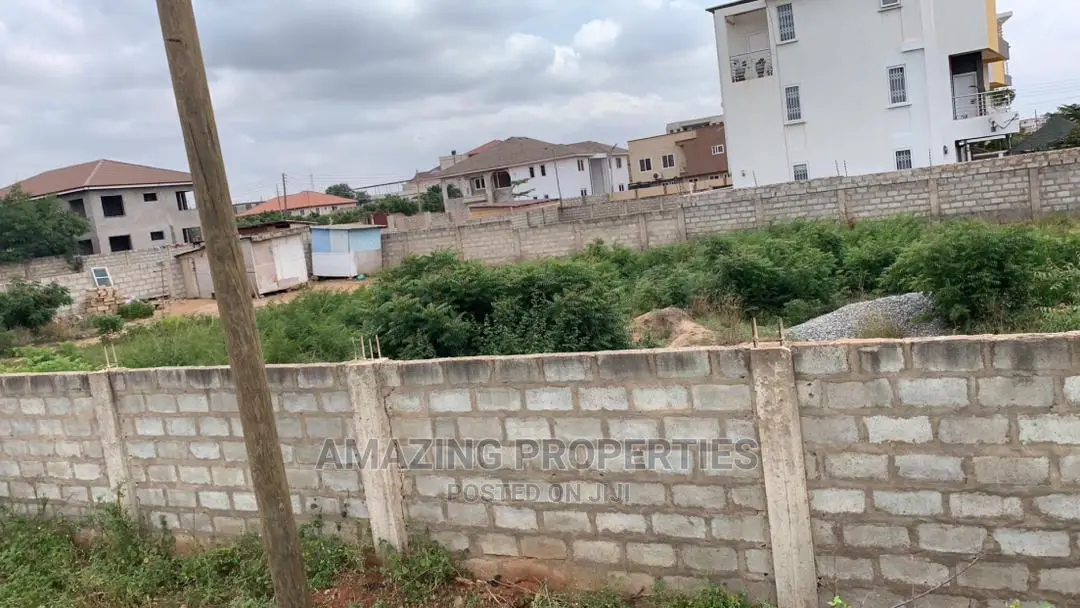 2 Plots of Land at East Airport
