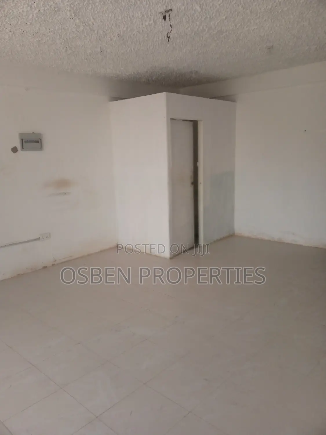 Spacious 3 -In-1 Shop for Rent