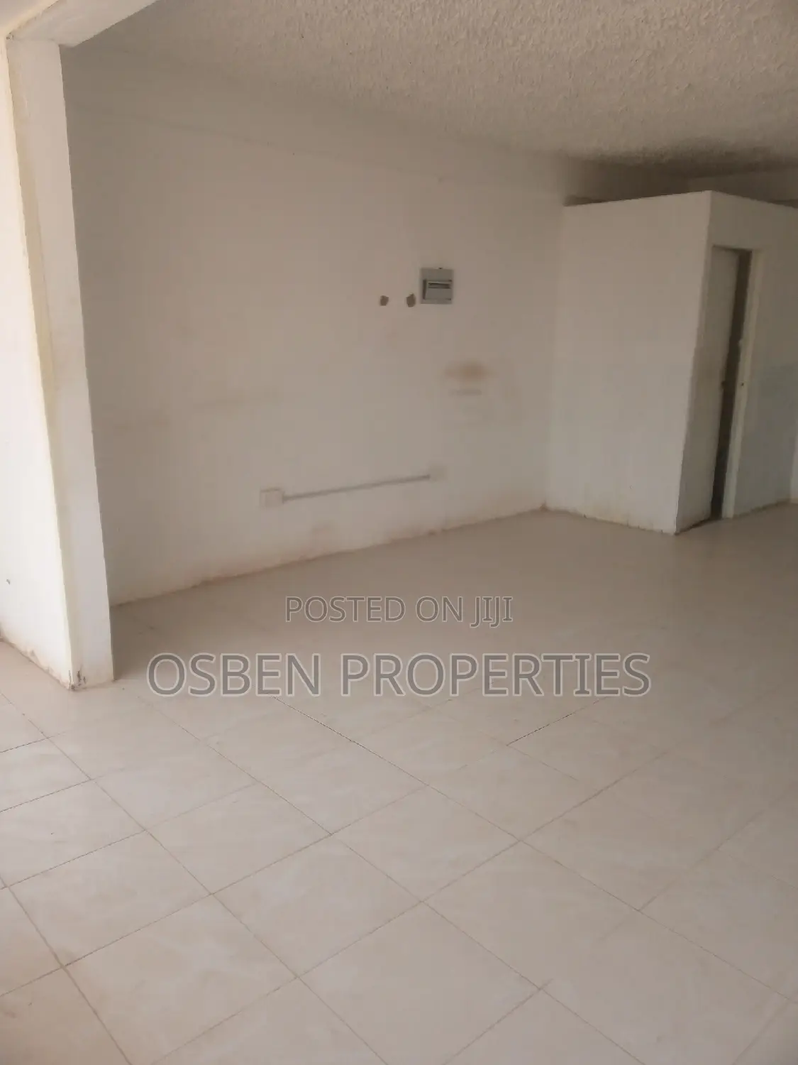 Spacious 3 -In-1 Shop for Rent
