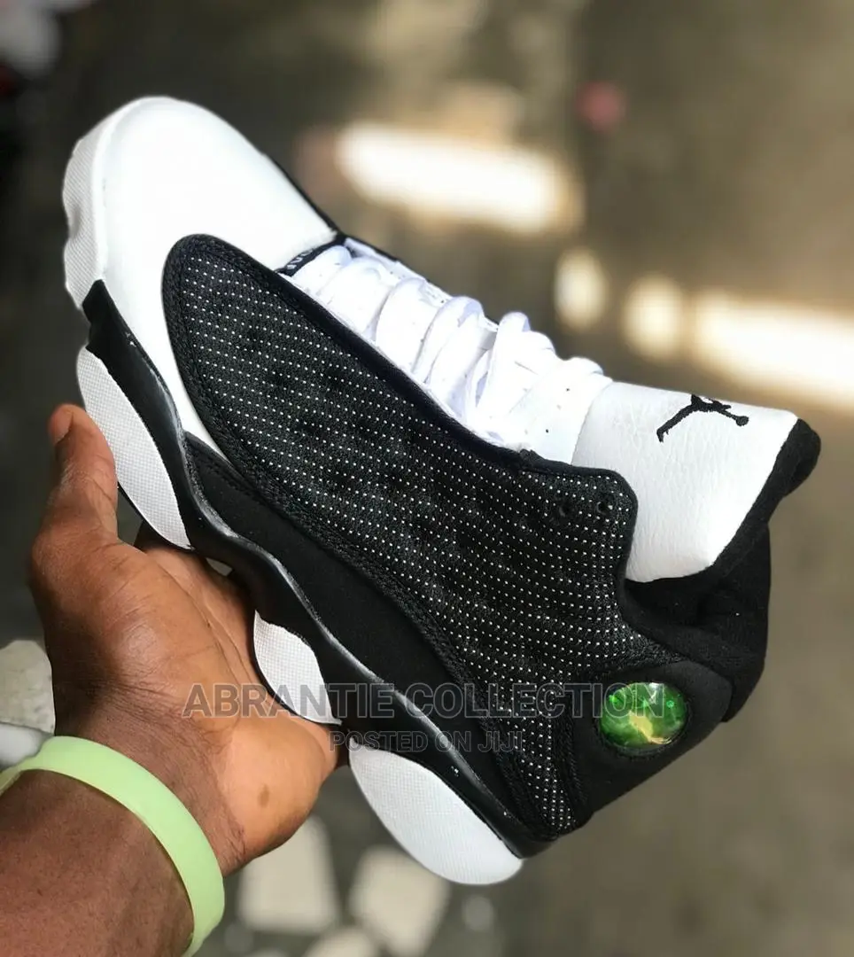 Air Jordan Retro 13 Black/White