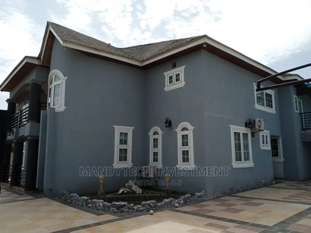 6bdrm Mansion in East Legon for Sale