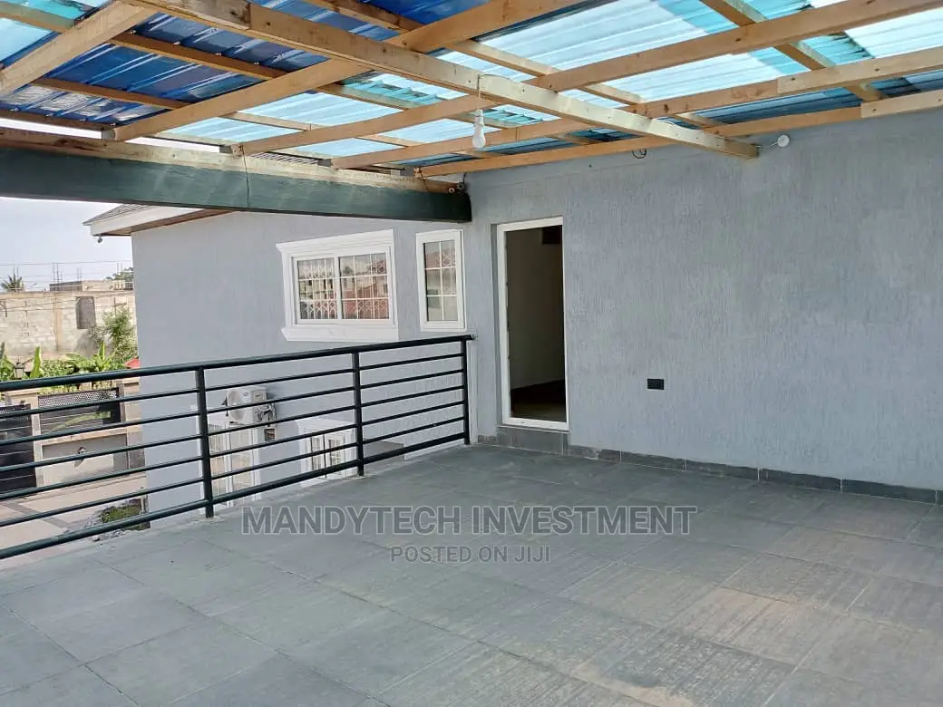 6bdrm Mansion in East Legon for Sale