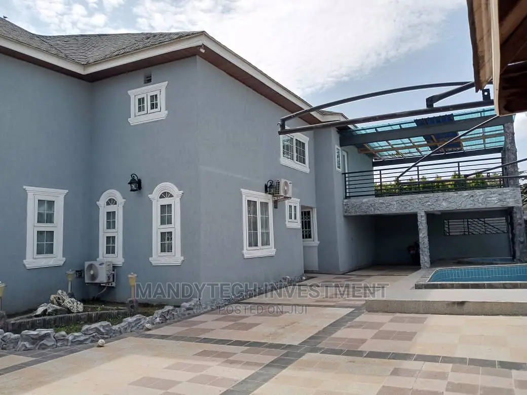 6bdrm Mansion in East Legon for Sale