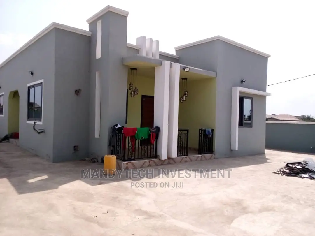 6bdrm Mansion in East Legon for Sale