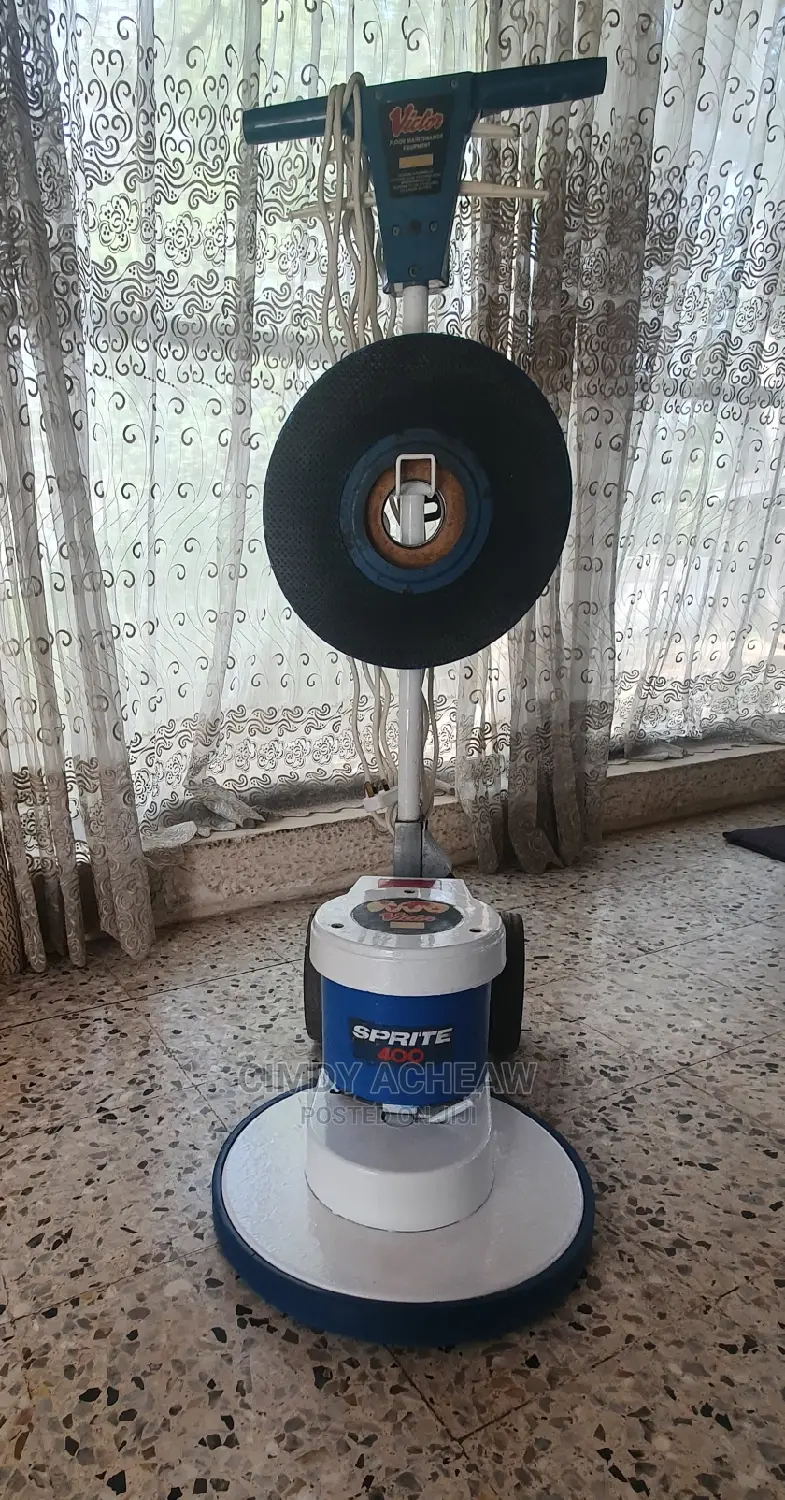 Victor Sprite 400 Floor and Carpet Cleaning Machine