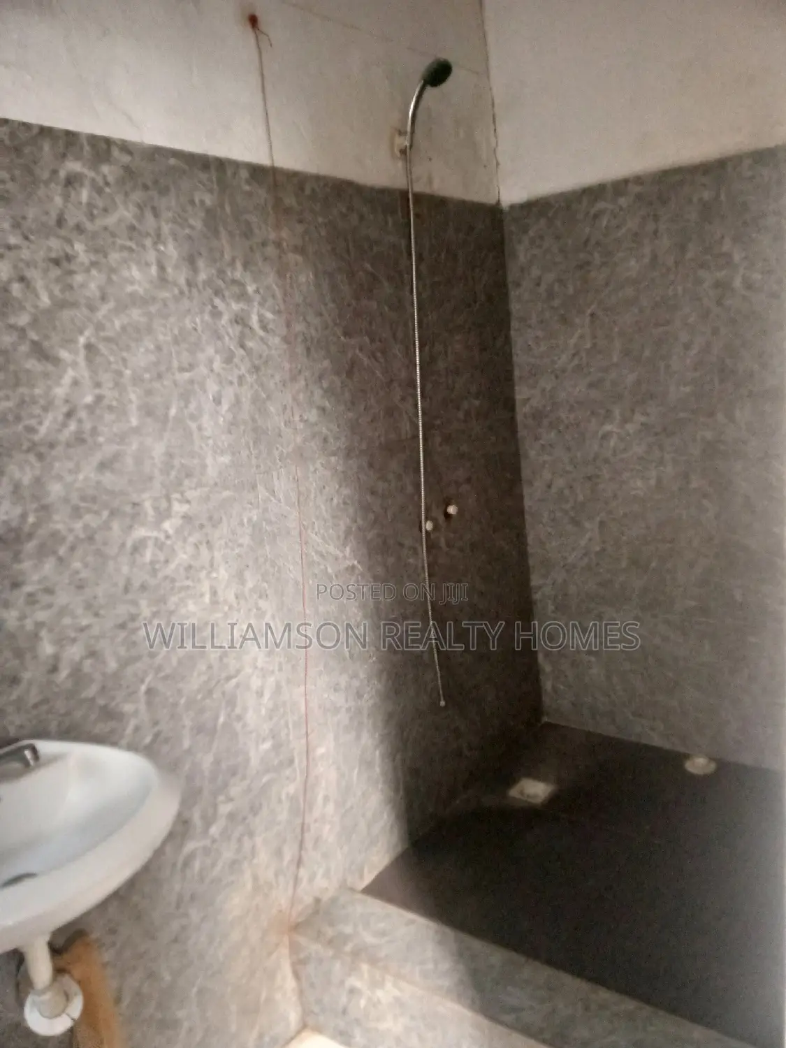 2bdrm House in Hfc Estate Area, for rent