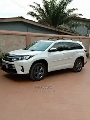 Car Rental. Toyota Highlander for Hiring