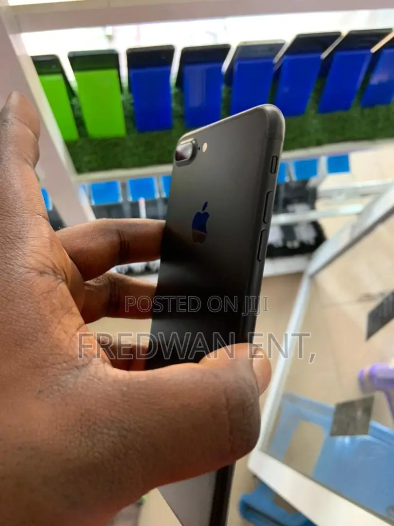Apple iPhone 7 Plus 128 GB Black