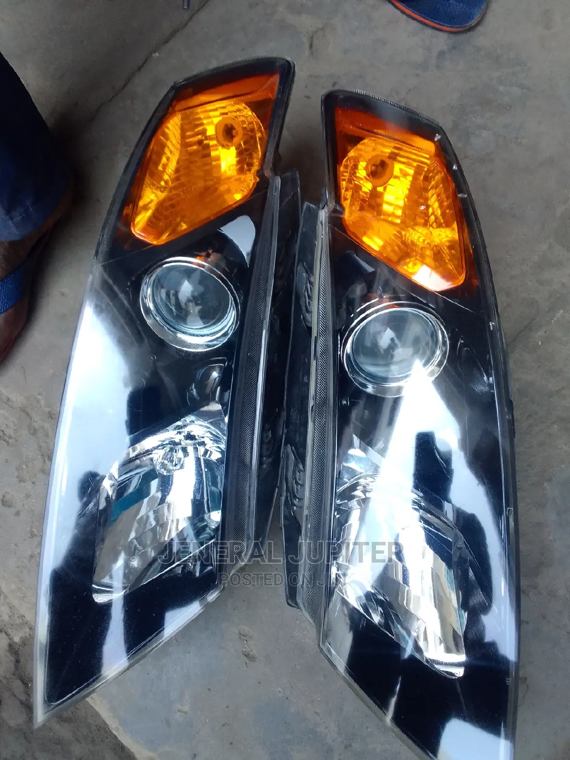 Kia Optima 2008,2009,2010 Headlight Pair.