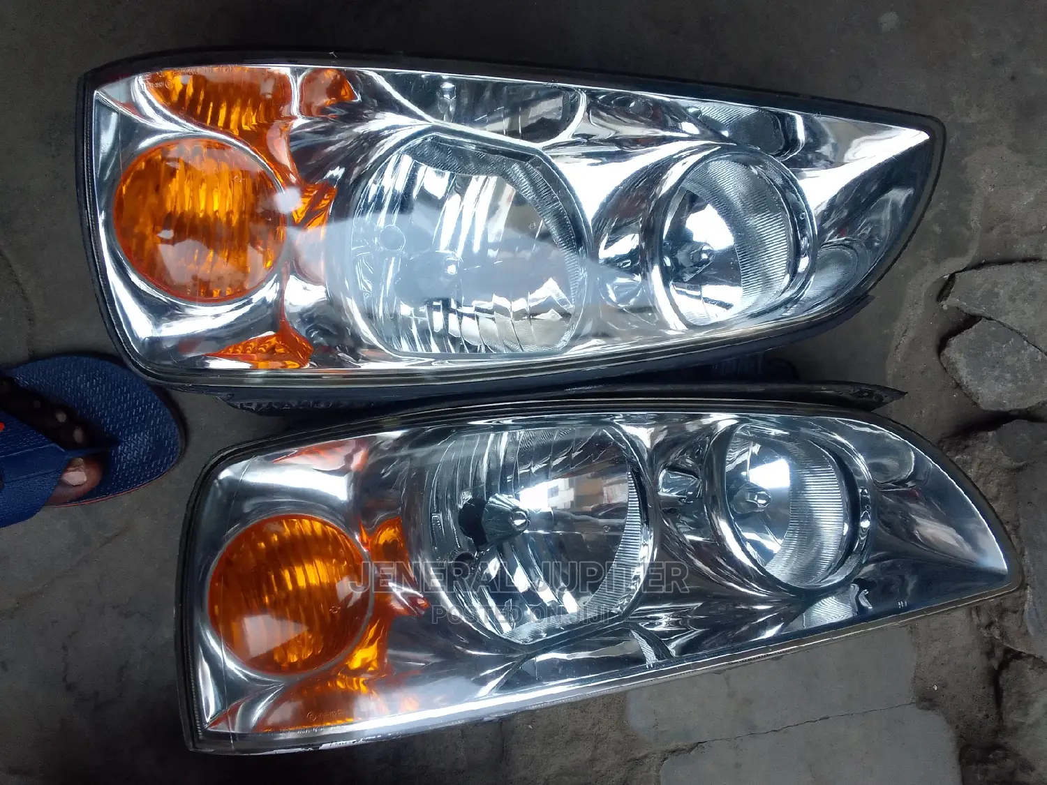 Hyundai Elantra 2004/6 Headlight Pair.