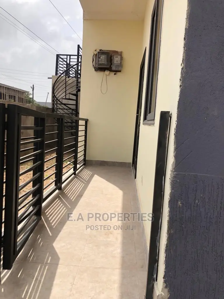 2bdrm Apartment in E a Properties, a C Mall Area for Rent