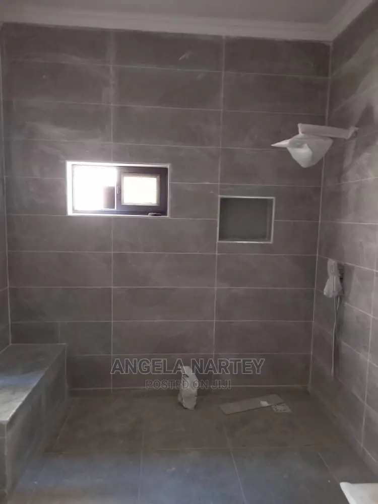 4bdrm House in Sakumono Estates, Tema Metropolitan for Sale